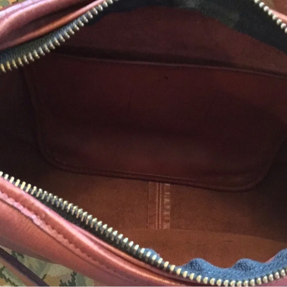 Vintage Large Coach Swinger Purse in Wine - Picture 5 of 7